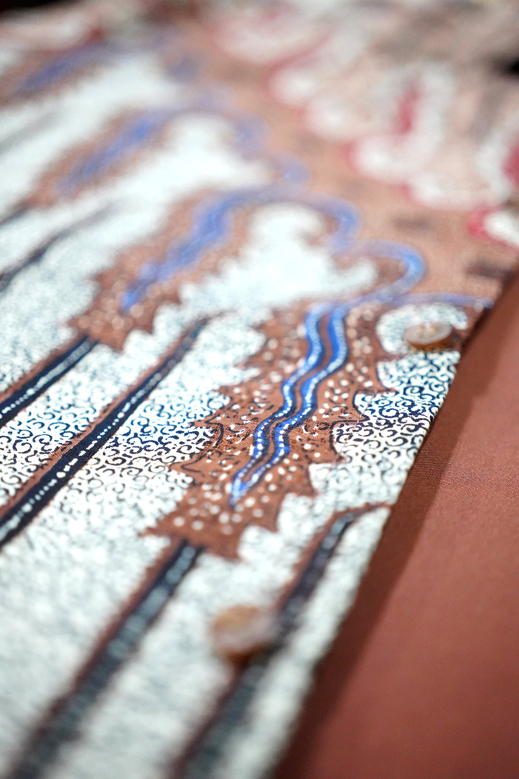 Kemeja Batik Lengan Panjang Parang Keris Katun Dobbi 6
