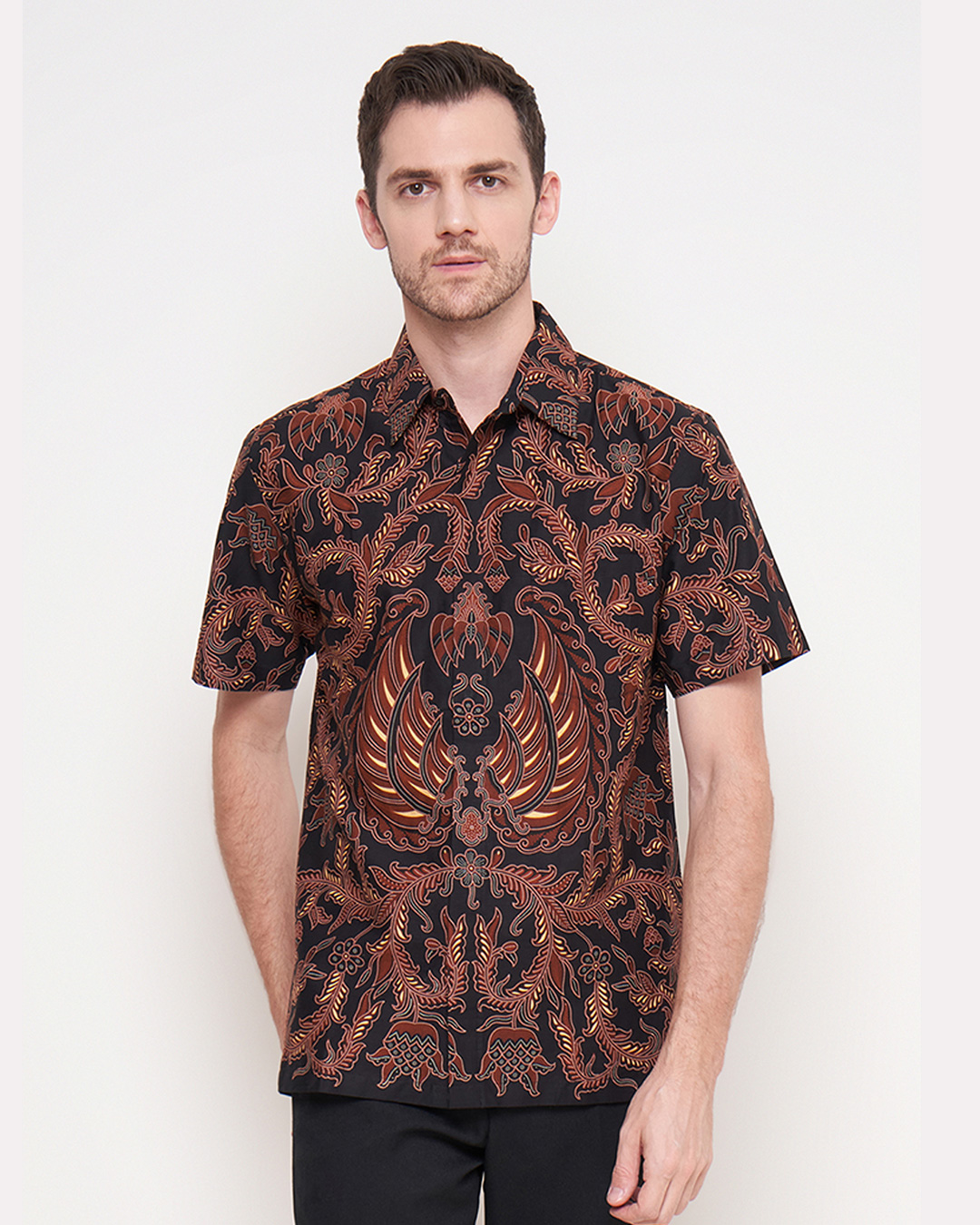 Kemeja Batik Lengan Pendek Gurdo Latar Rambat Sogan