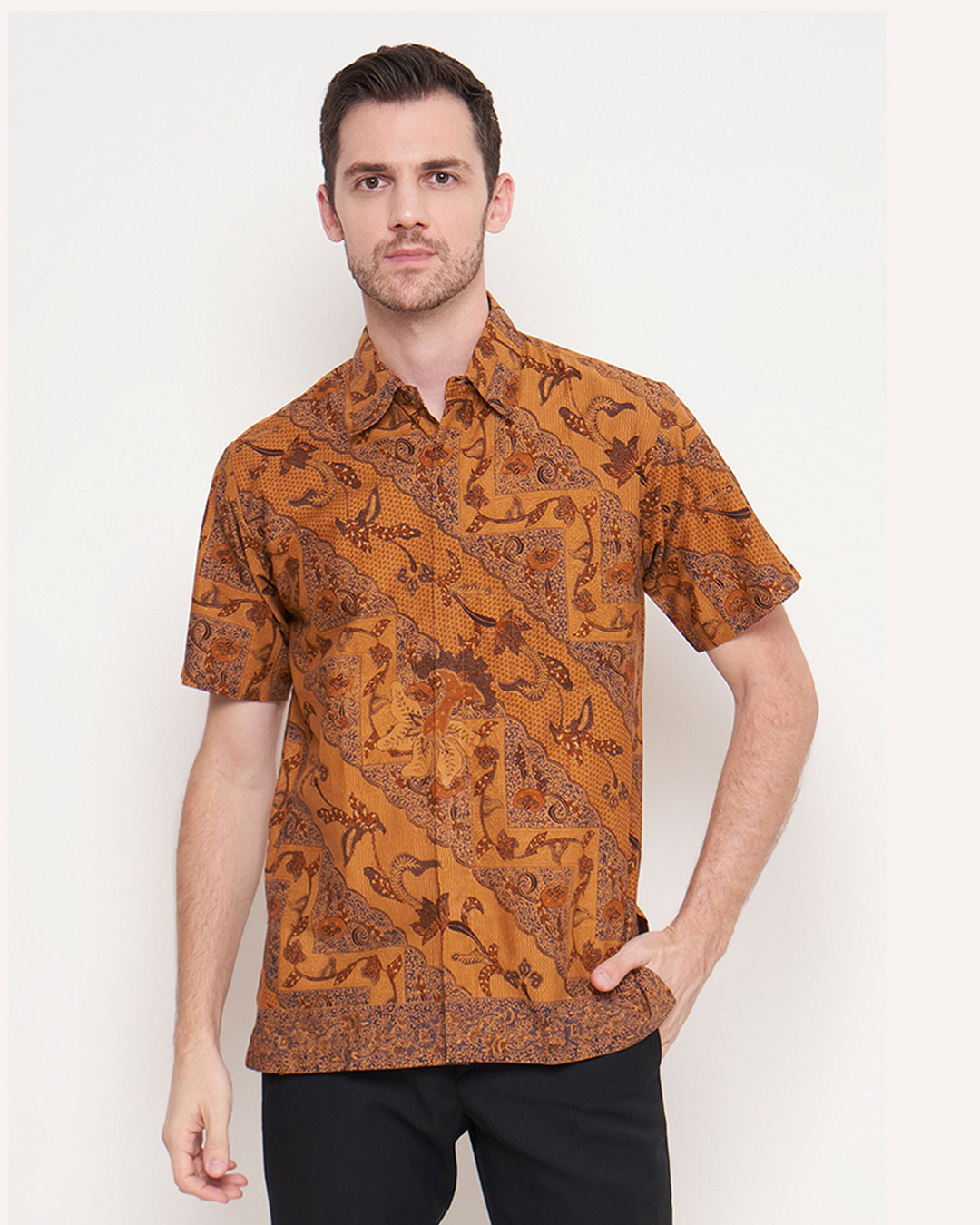Kemeja Batik Lengan Pendek Galar Madura – Biru Tua