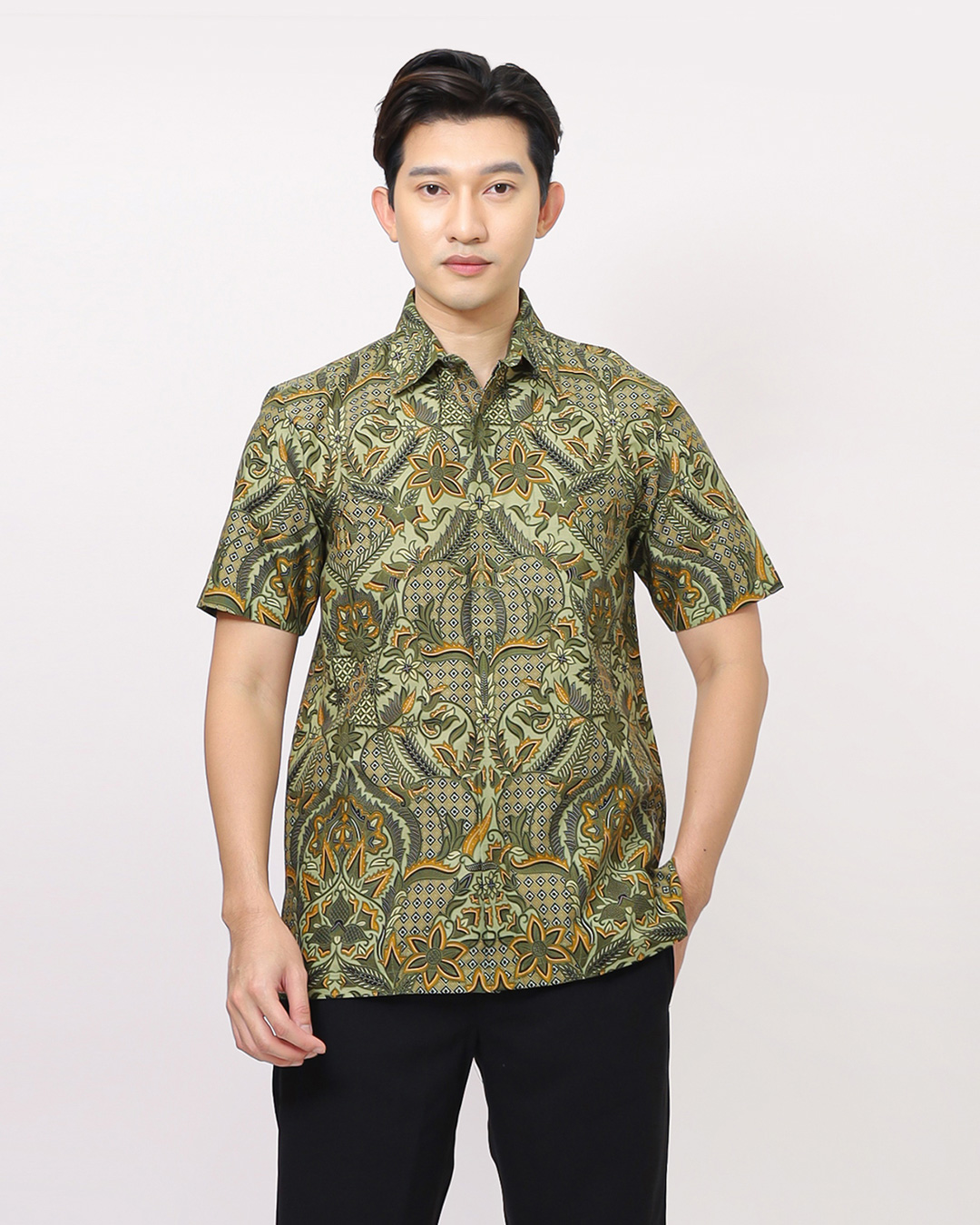 Kemeja Batik Lengan Pendek Sekar Jagad Bawana - Hijau cover