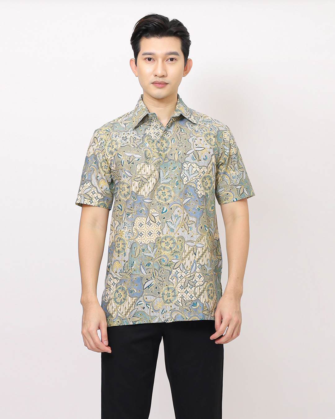 Kemeja Batik Lengan Pendek Tambal Kinasih - Cream cover